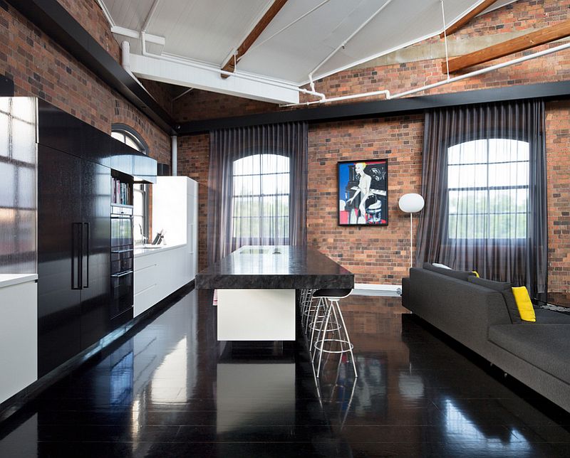 bucătărie industrială are o frumusețe elegantă de culoare &icirc;nchisă